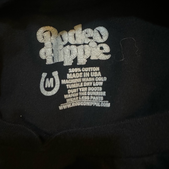 Rodeo Hippie Woman’s Medium T-shirt 100% Cotton Made USA Long Neck Night Beer - Picture 9 of 10